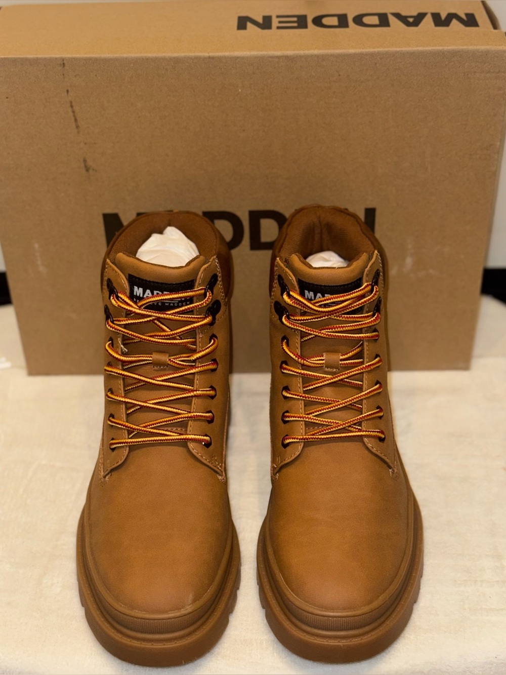 Madden Glixxo Tan Nubuck
Men's Tan Boots NIB 10
